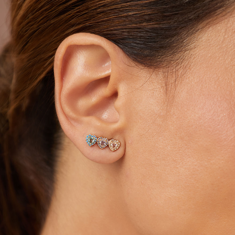 Brinco Earcuff Três Corações com Cristal Topázio Azul, Cristal Ametista e Cristal Morganita - Banho de Ouro 18K