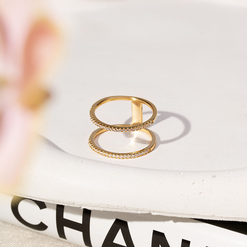 Anel Linhas Dois em Um Cravejados com Zircônias Brancas - Banho de Ouro 18k